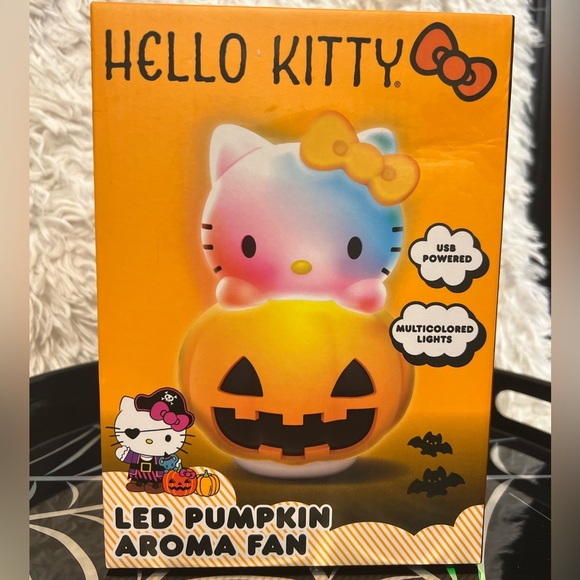 🩷🎃HELLO KITTY LED PUMPKIN AROMA FAN, BRAND NEW IN BOX🩷🎃 - Picture 2 of 3